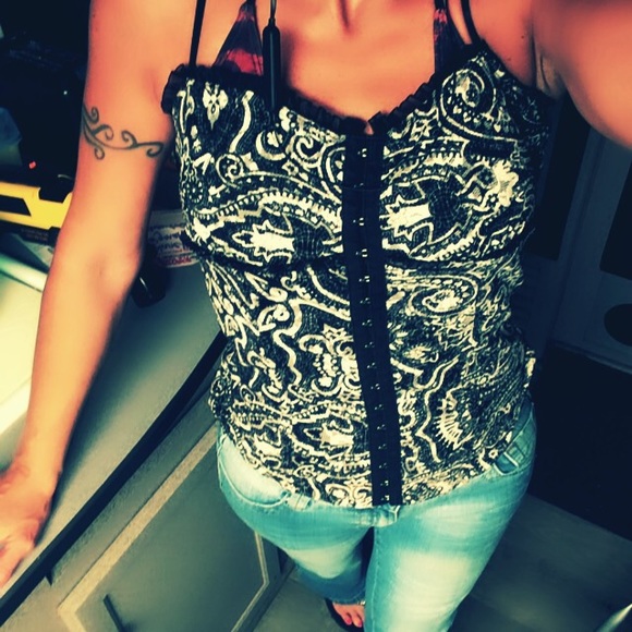 Corset style top - Picture 8 of 8